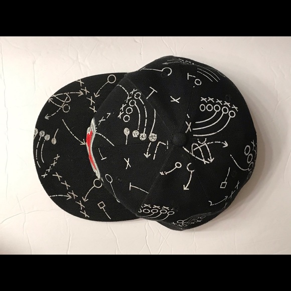 NFL Falcon Fitted Cap - Picture 5 of 8